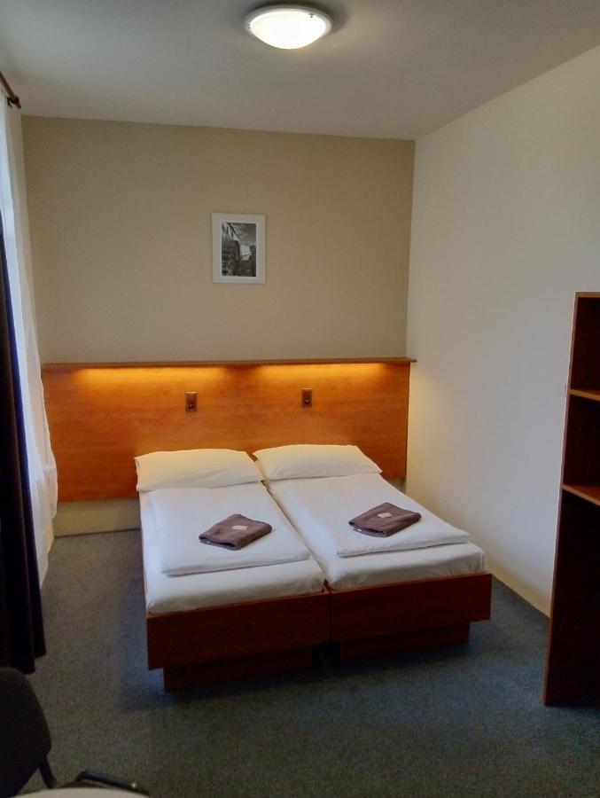 Beta Pension Прага Экстерьер фото