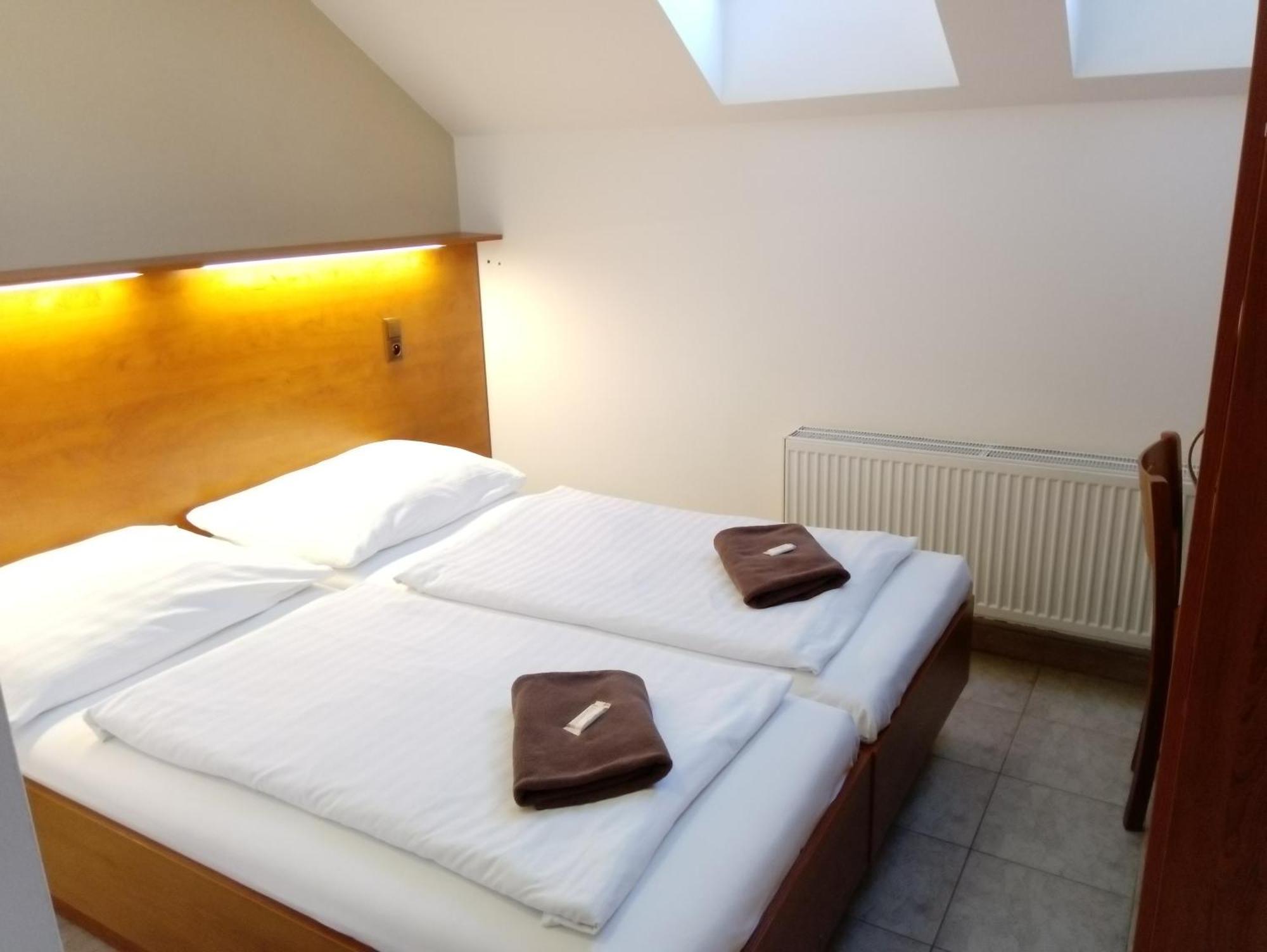 Beta Pension Прага Экстерьер фото