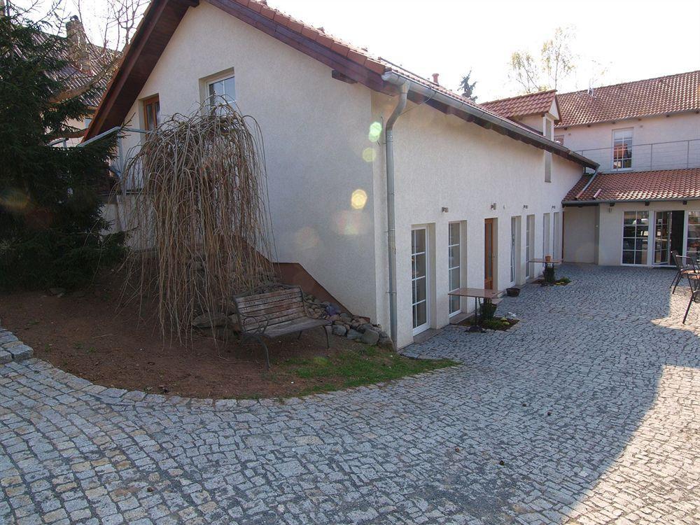Beta Pension Прага Экстерьер фото