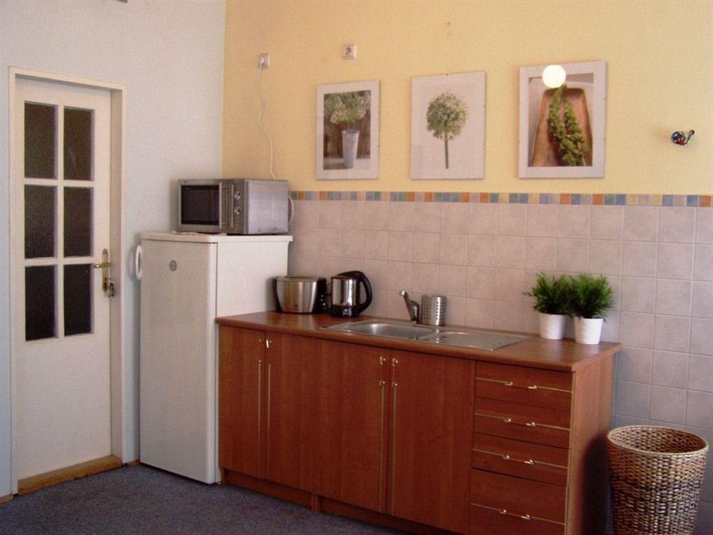 Beta Pension Прага Экстерьер фото