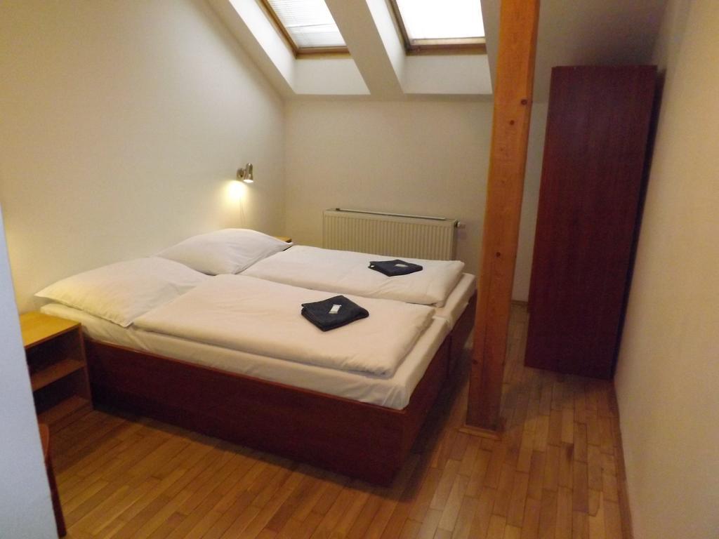Beta Pension Прага Экстерьер фото