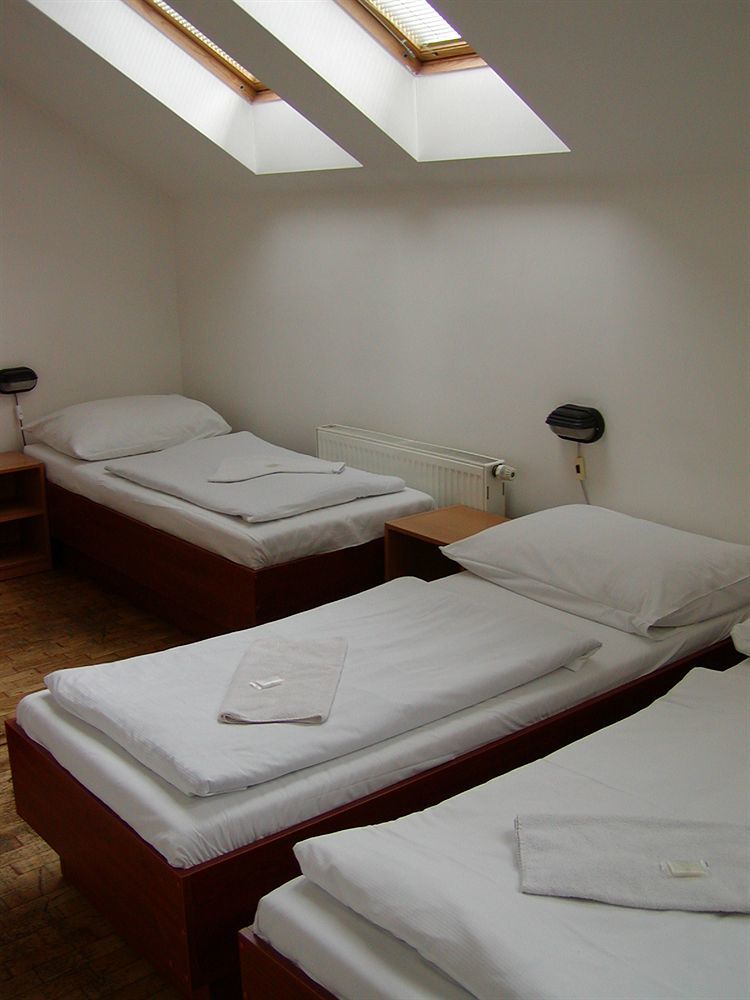 Beta Pension Прага Экстерьер фото