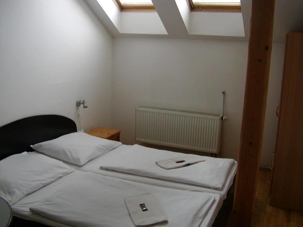 Beta Pension Прага Экстерьер фото